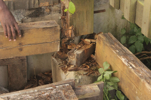 Die verrotteten Balkonbauteile ...