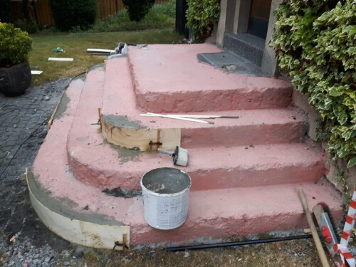 Treppe Außenbereich vorher.JPG