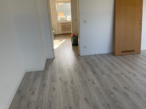 Boden verlegen - Laminat - Venyl - Parkett - Teppich - PVC - Trittschalldämmung verlegen - Sockelleisten 6.jpeg