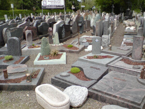 Ausschnitt unserer Urnenmustergrabausstellung in Rheinbach