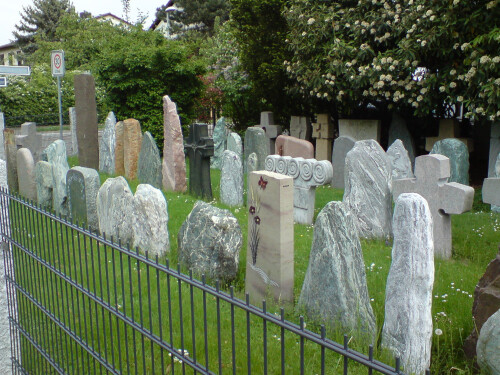 Findlinge ,Basaltstelen, Rosenquarze, Spaltfelsen uvm.