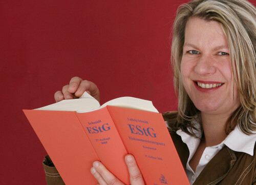 unsere Geschäftsführerin Annett Hensel, Steuerberaterin und Fachberaterin für Internationales Steuerrecht