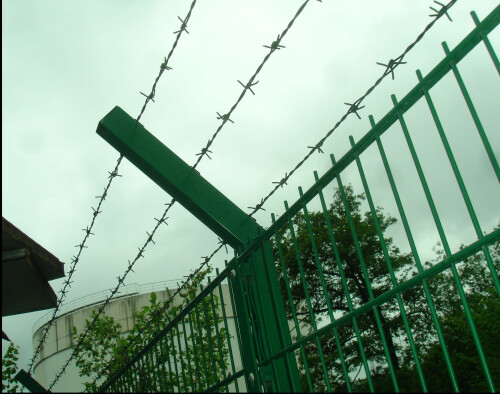 45°-Ausleger Stacheldraht