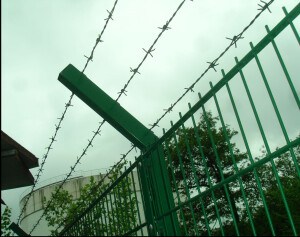 45°-Ausleger Stacheldraht