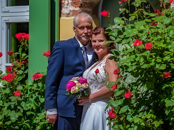 Heiraten in Stralsund im Standesamt Rathaus der Hansestadt Stralsund, Brautpaar Shootin im Johanneskloster