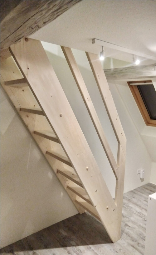 Angefertigte Raumspartreppe