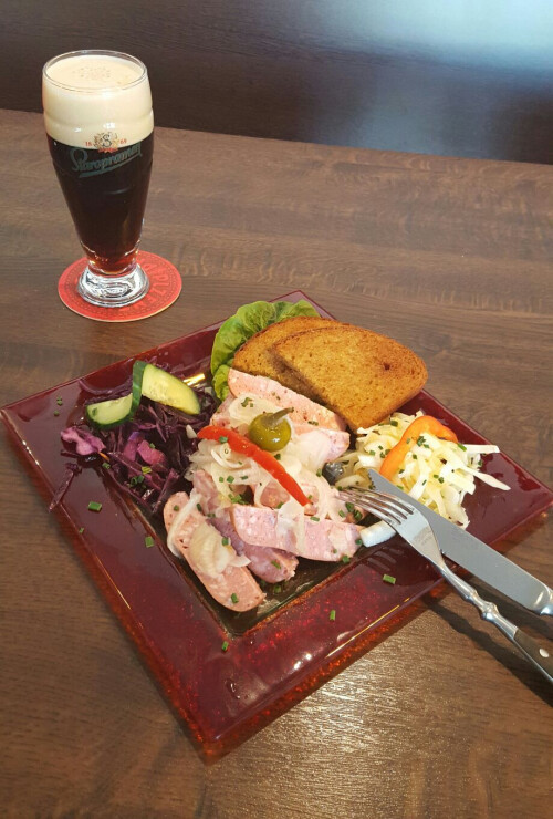 Utopenci - sauer eingelegte Knoblauchwurst