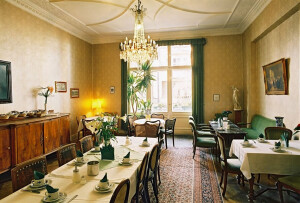 https://www.yelp.com/biz/hotel-pension-funk-berlin