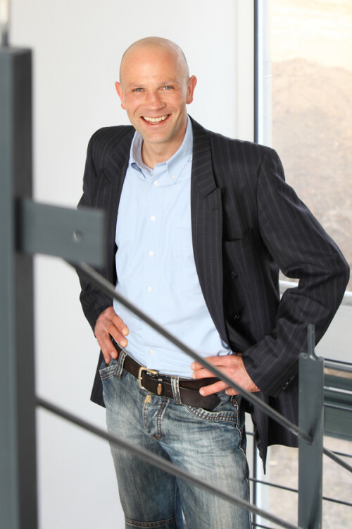 Inhaber Oliver Thoms, Ref. jur. und Diplom Sachverständiger (DIA) für die Bewertung von bebauten und unbebauten Grundstücken, für Mieten und Pachten