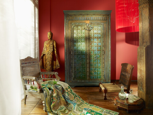 Indische Unikate. Schränke aus alten Toren und viele andere Möbel mit Charakter.