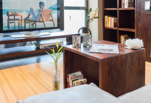 Couchtische, Sofas und TV-Konsolen aus hochwertigen Materialien und einem Unikatcharakter.