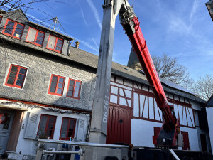 Reparatur mit der Hubarbeitsbühne