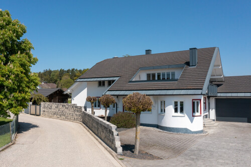 Einfriedung mit Montelithmauer
