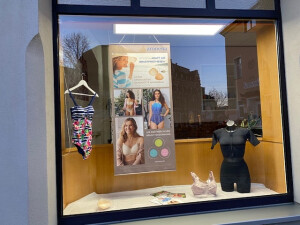 Brustprothetik Schaufenster.jpg