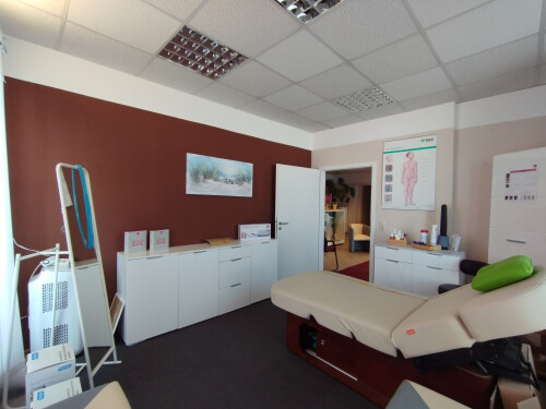 Maßkabine mit Tüt offen.jpg