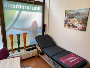 Liege in der Maßkabine.jpeg