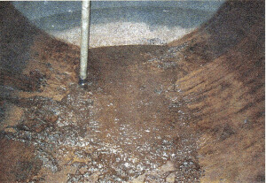 Tank_verunreinigt_durch_Oelschlamm
