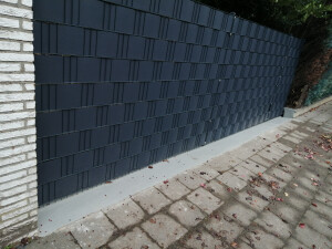 Doppelstabmattenzaun mit Bagger einfahrt.jpg