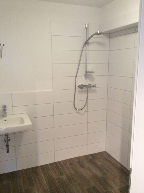Duschbad mit ebenerdiger Dusche