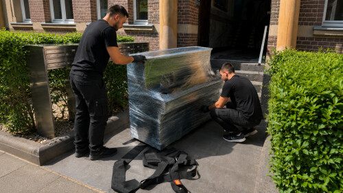 Umzug mit Piano