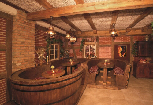 Gastraum Black Wood Keller