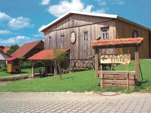 Ausen Black Wood Keller