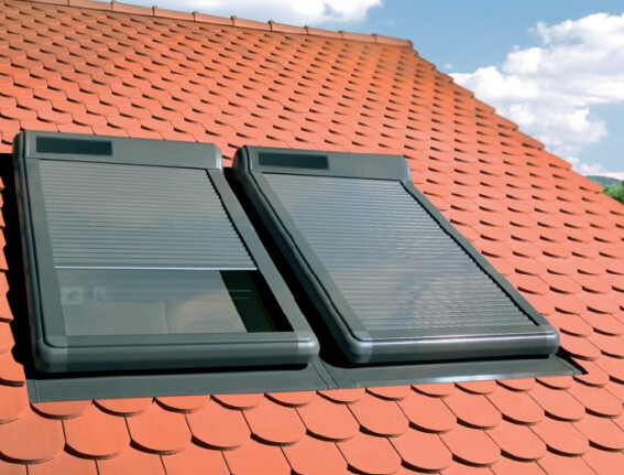 Erfrischende Kühle im Sommer. Lassen Sie die Hitze draußen und genießen Sie erfrischende Kühle im Dachraum. Die Lichtwunder Außenrollläden mit spezieller Hitzeschutzbeschichtung machen es möglich.
