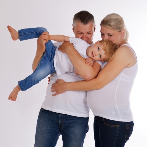 Babybauchshooting mit großem Bruder.jpg