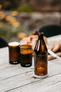 Bier Windlicht und Trink Gäser aus der upgecyceten bierflasche - wundervoe witzige und nachhaltige Geschenkidee für sie und ihn