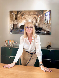 Maja Prenzel Immobilienmaklerin aus Fuerth_am Schreibtisch.jpeg