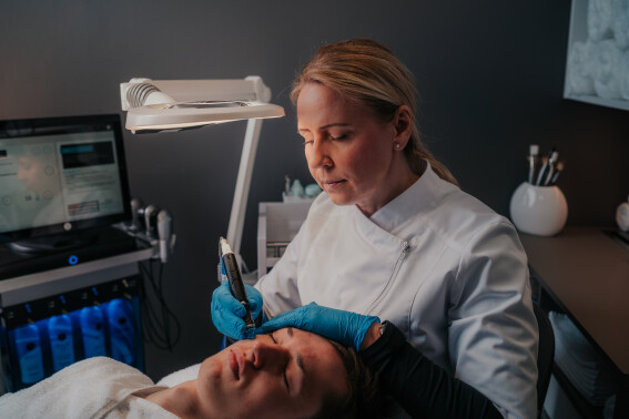 Hydrafacial-Behandlung im Kosmetikstudio von Margarita M. Cosmetics in Remscheid