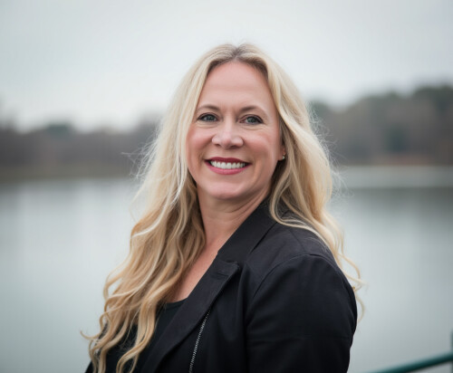 MT_Profilbild_Nadine Tillmann.png