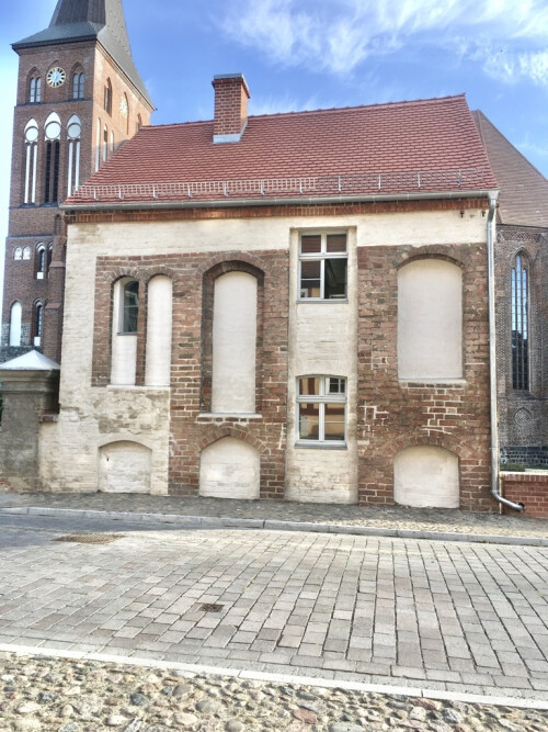 Elendhaus Pasewalk nach Sanierung.jpeg