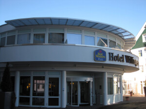 auskragender Sonnenschutz