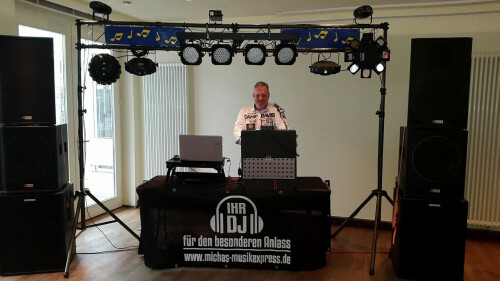 DJ