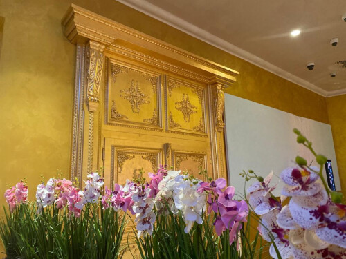 Vergoldungstechnik von Holzelementen & Wandflächen