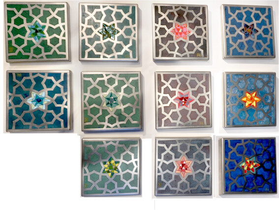 Untersetzer: Edelstahl, Mosaik, mit echten Pigmenten gefärbter Zement.