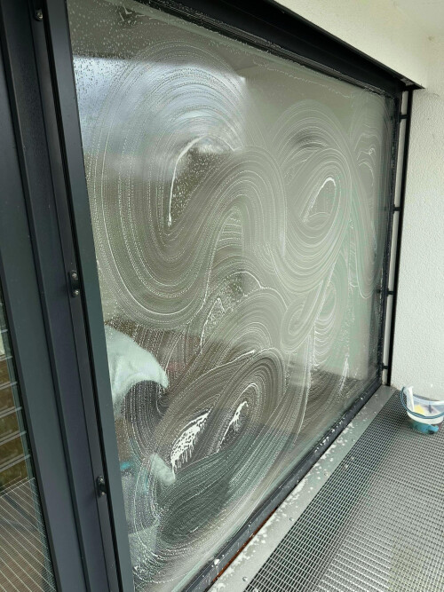 Gebäudereinigung_Haushalts- & Unterhaltsreinigung_Fenster- & Glasreinigung_Böden-& Sanitäranlagenreinigung_Auto- & Busreinigung_Fertigbaureinigung-Bauendreinigung1.jpeg