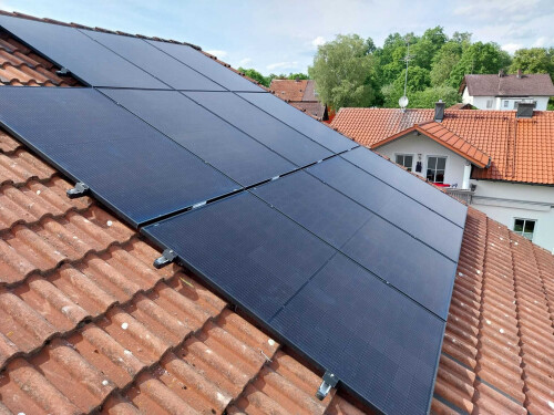 Offgritec Photovoltaikanlage mit FullBlack Modulen von.jpg