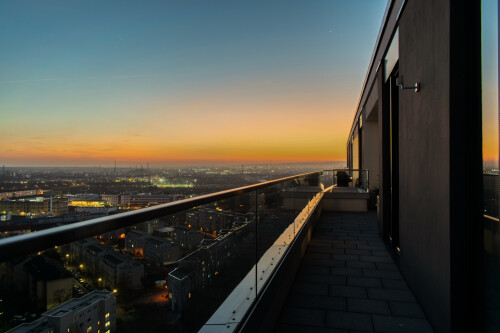 hochhauswohnung-frankfurt-dachterrasse-abendrot.jpg