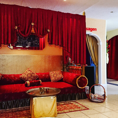 Nach oder zwischen den Behandlungen können Sie sich im Ruheraum, auf der PASCHA – KONAK erholen und erfrischen.