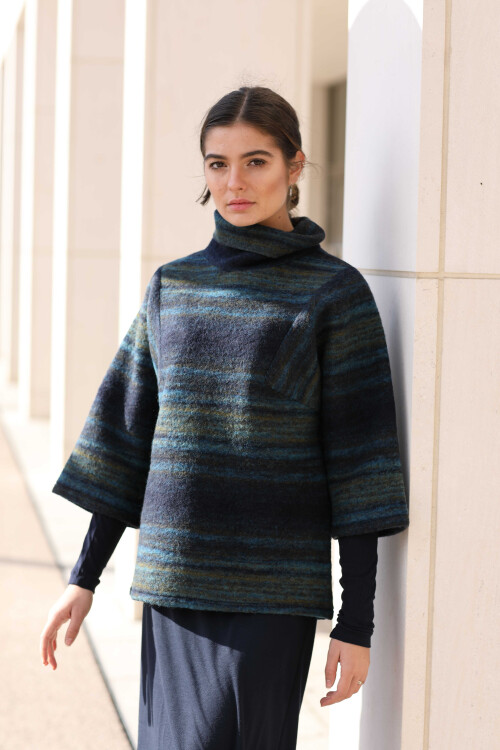 06-930 Pulli mit eckig eingesetzten Ärmeln