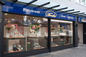 Filale Neuss Schaufenster