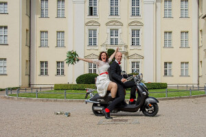 phinephoto-berlin-hochzeit-rathaus-koepenick-schloss-roller.jpg