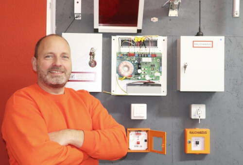 Ausstellung elektr. RWA-Anlagen