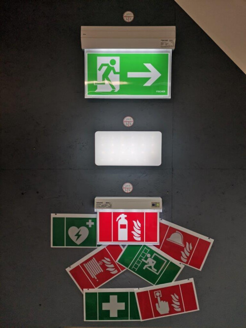Wartung und Montage Sicherheitsbeleuchtung