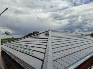 Dacheindeckung- während der laufenden Arbeit