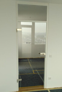 Glastürblatt an altem Rahmen