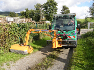 Multicar mit Mähausleger