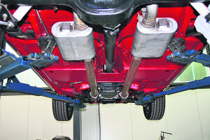 Harms - Mustang von unten